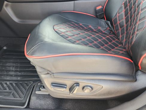 Used 2025 Toyota Grand Highlander AWD image 27