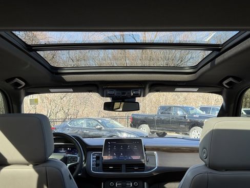 Used 2023 Chevrolet Suburban Z71 w/ Z71 Off-Road Package image 47