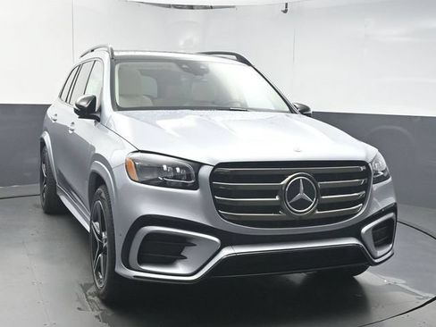 Used 2026 Mercedes-Benz GLS 450 4MATIC image 2