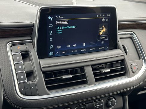 Used 2023 Chevrolet Suburban Premier image 23