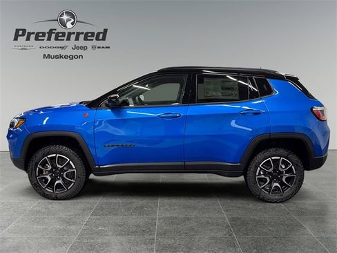 New 2026 Jeep Compass Trailhawk image 9