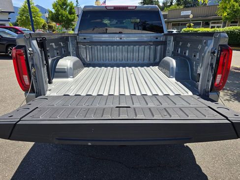 Used 2025 GMC Sierra 1500 SLT w/ SLT Premium Package AWD/4WD image 15