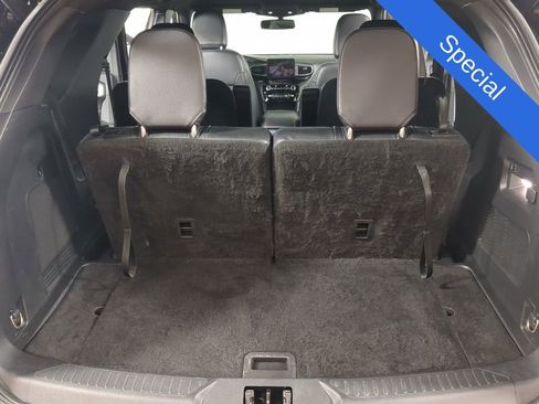 Used 2023 Ford Explorer ST-Line image 12