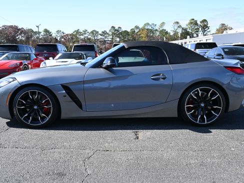 Used 2025 BMW Z4 M40i w/ Premium Package image 11