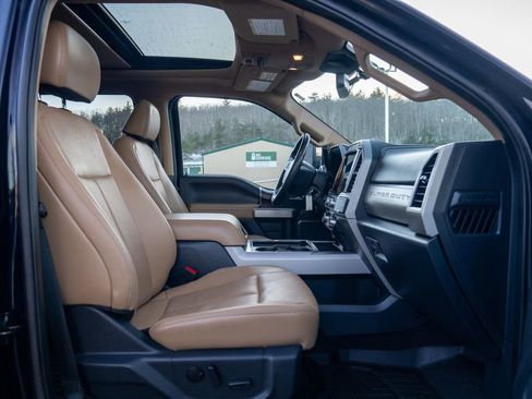 Used 2022 Ford F250 Lariat w/ Chrome Package image 11