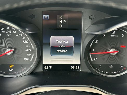 Used 2019 Mercedes-Benz GLC 300 image 10