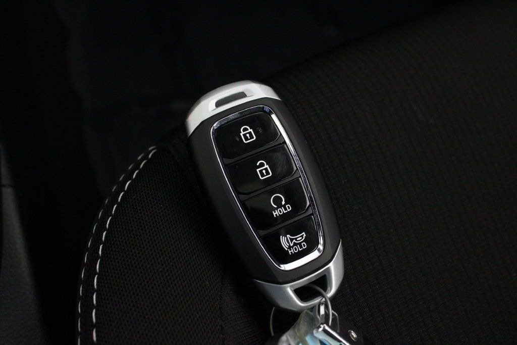 Certified 2026 Hyundai Venue SEL FWD image 32