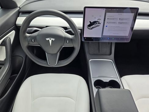 Used 2021 Tesla Model 3 Standard Range Plus image 24