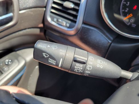 Used 2018 Jeep Grand Cherokee Laredo AWD/4WD image 14