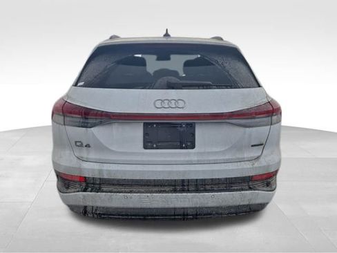 Used 2024 Audi Q4 e-tron Prestige image 6