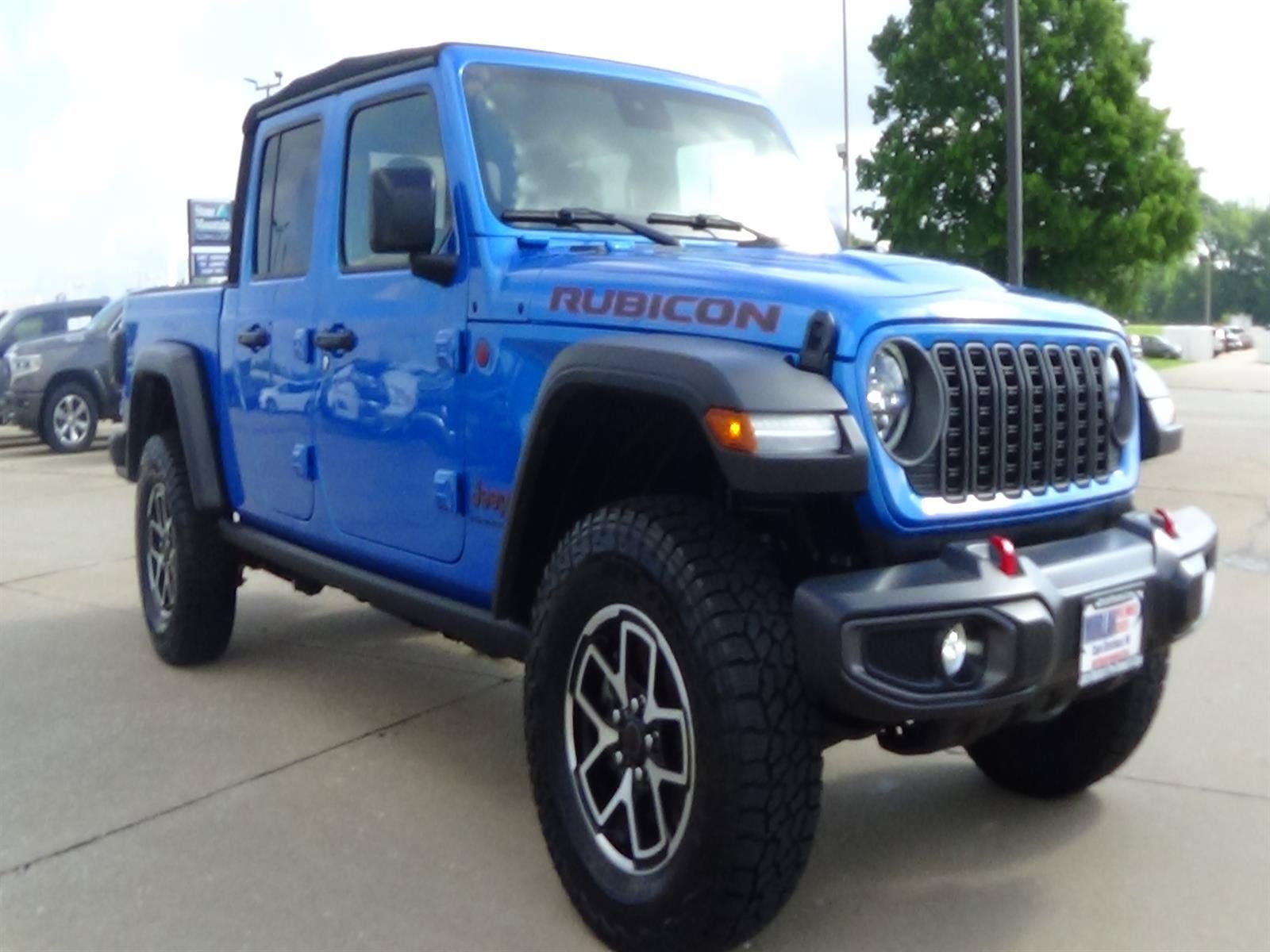 Used 2024 Jeep Gladiator Rubicon w/ Convenience Group AWD/4WD image 4