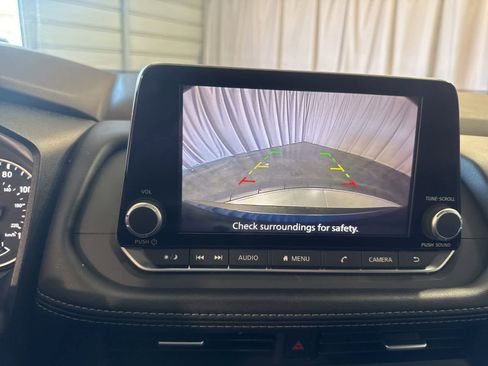 Used 2023 Nissan Rogue SV FWD image 30