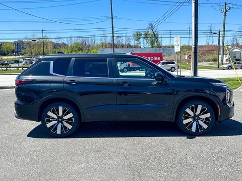 New 2026 Mitsubishi Outlander SE AWD/4WD image 8