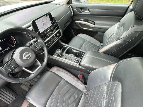 Certified 2023 Nissan Pathfinder Platinum image 22