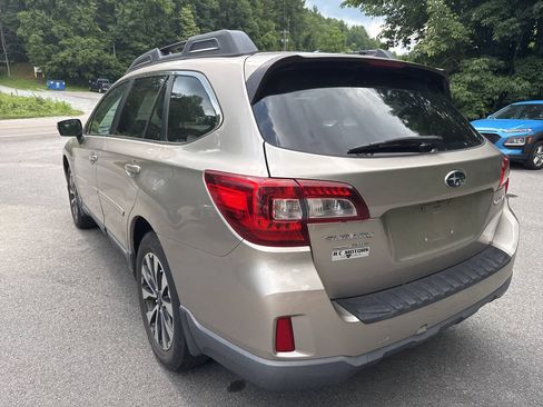 Used 2015 Subaru Outback 2.5i Limited AWD/4WD image 8