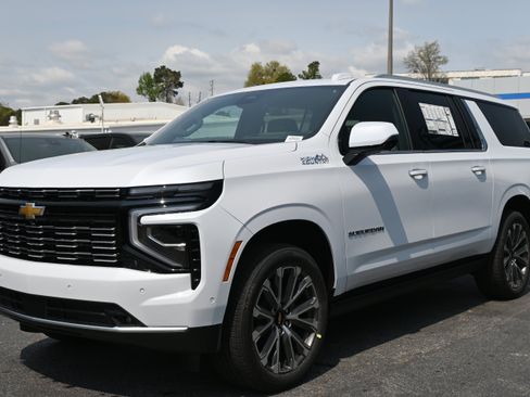 New 2026 Chevrolet Suburban High Country RWD image 5