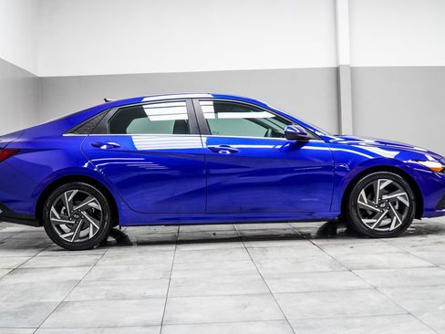 Used 2024 Hyundai Elantra SEL w/ Convenience Package image 7