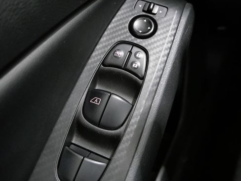 Used 2024 Nissan Altima 2.5 SV FWD image 13