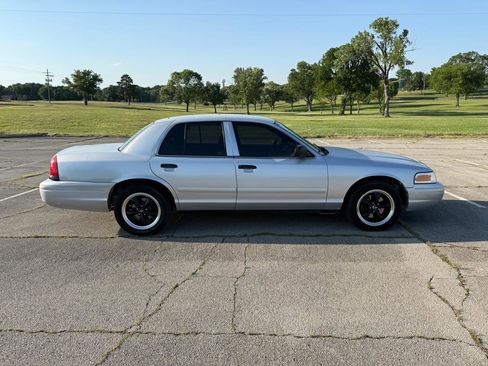 Used 2007 Ford Crown Victoria Police Interceptor RWD image 4