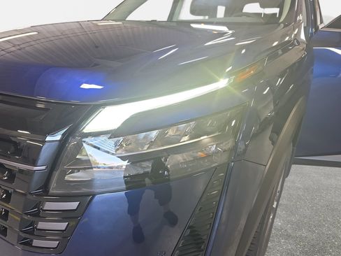 New 2026 Nissan Pathfinder SL FWD image 30