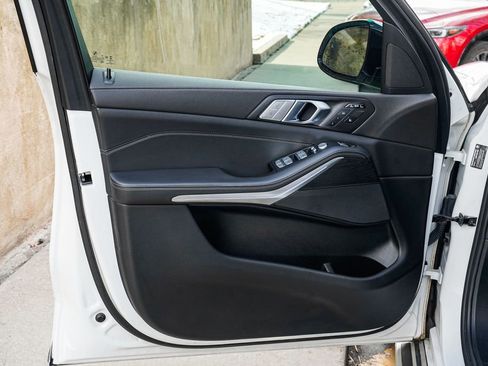 Used 2022 BMW X7 xDrive40i w/ Executive Package image 9