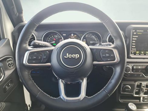 Used 2023 Jeep Wrangler Unlimited Sahara w/ Cold Weather Group AWD/4WD image 18