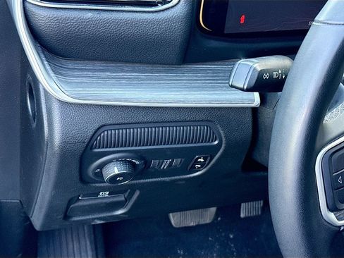 Used 2024 Jeep Wagoneer Series III image 11