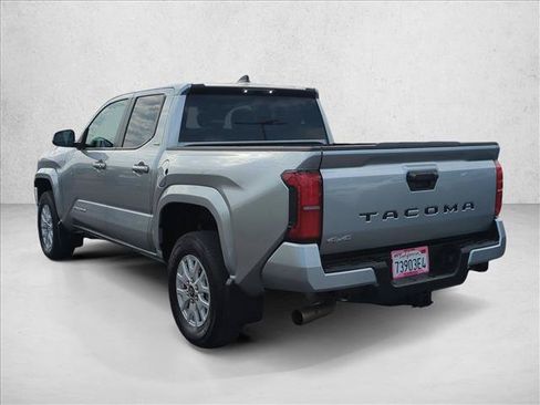 Used 2025 Toyota Tacoma SR5 AWD/4WD image 8