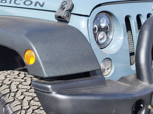 Used 2014 Jeep Wrangler Unlimited Rubicon w/ Connectivity Group image 8