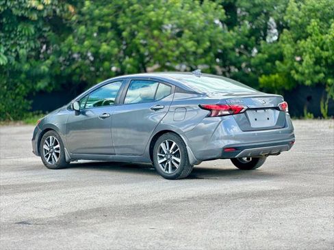 Used 2021 Nissan Versa SV image 5