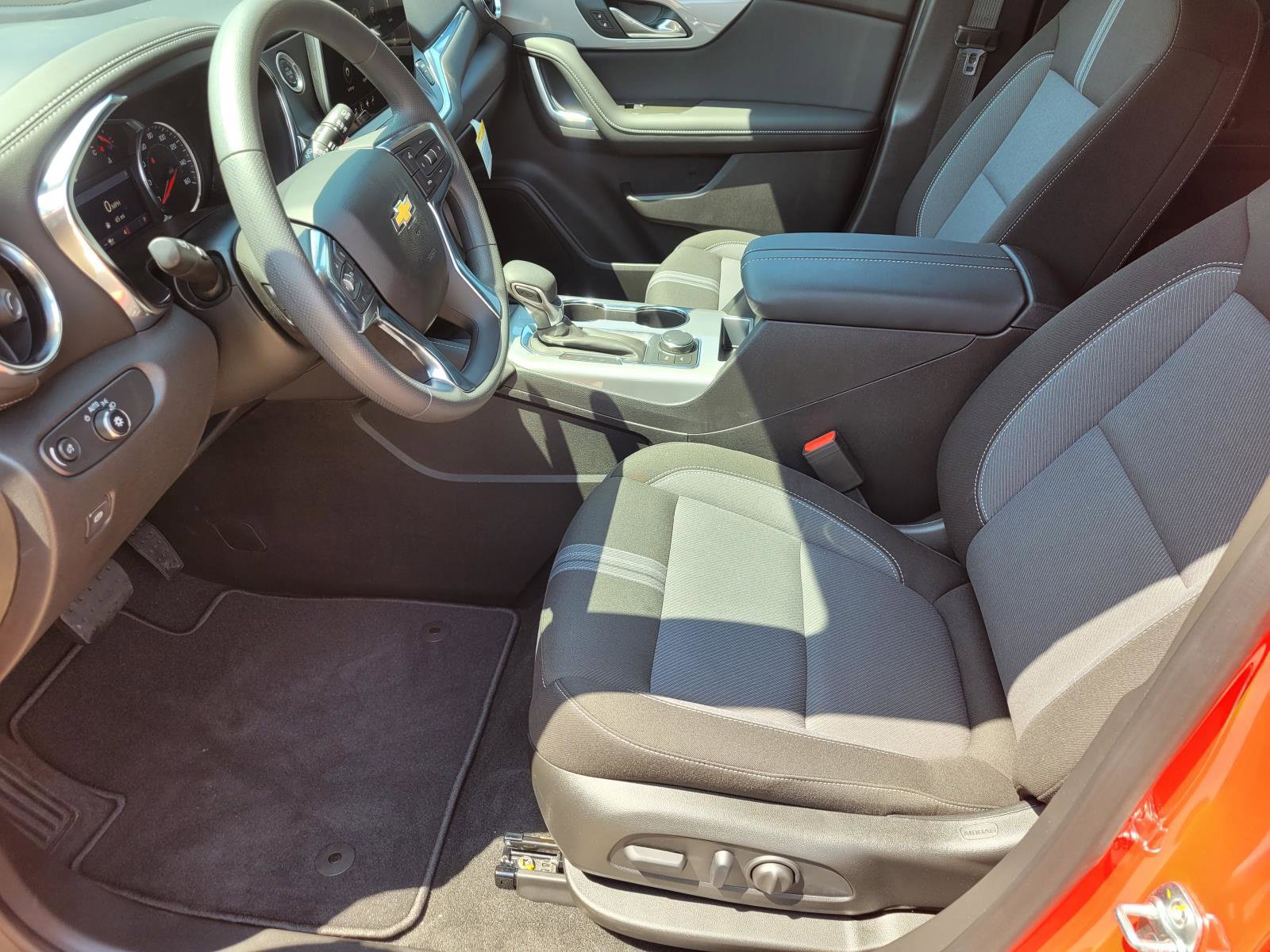 New 2026 Chevrolet Blazer LT w/ Convenience Package FWD image 17