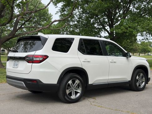 Used 2025 Honda Pilot EX-L image 38