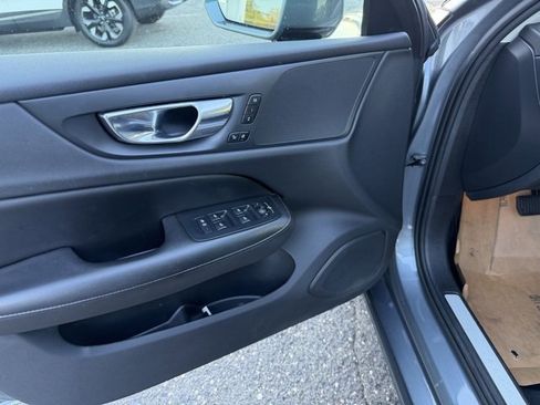 Used 2020 Volvo S60 T5 Momentum w/ Protection Package Premier image 20