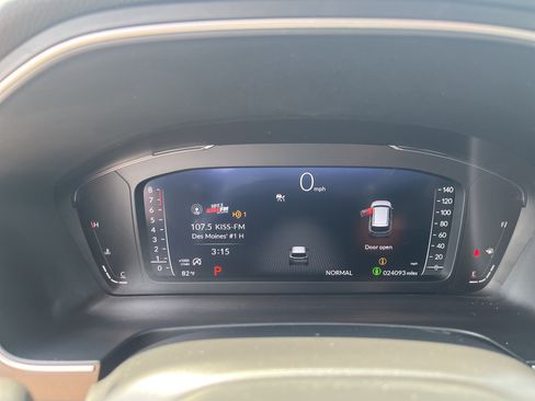 Used 2025 Honda Pilot Elite image 22