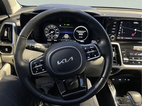 Used 2023 Kia Sorento SX image 29