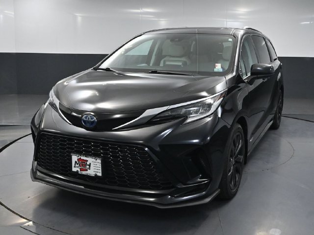 Used 2021 Toyota Sienna XSE FWD image 8