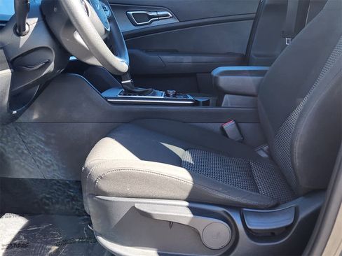 Used 2024 Kia Sportage LX image 23
