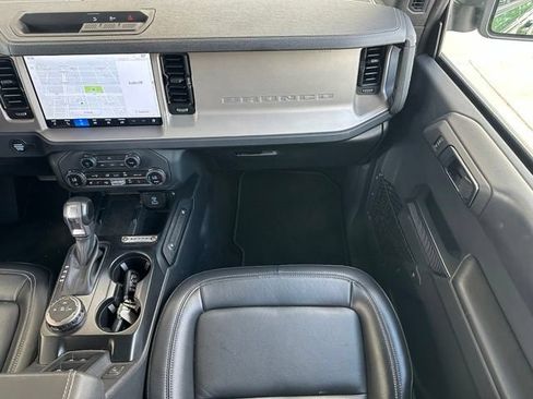 Certified 2025 Ford Bronco Outer Banks AWD/4WD image 13