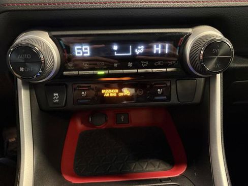 Used 2020 Toyota RAV4 TRD Off-Road w/ TRD Off-Road Weather Package AWD/4WD image 28