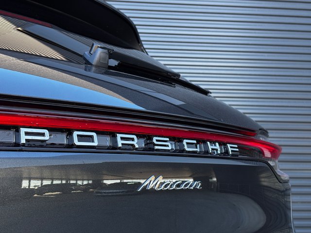 Certified 2026 Porsche Macan AWD/4WD image 27