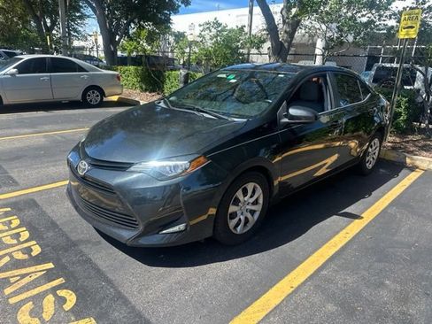 Used 2019 Toyota Corolla LE FWD image 2