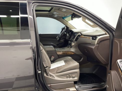 Used 2015 GMC Yukon Denali w/ Premium Package AWD/4WD image 22