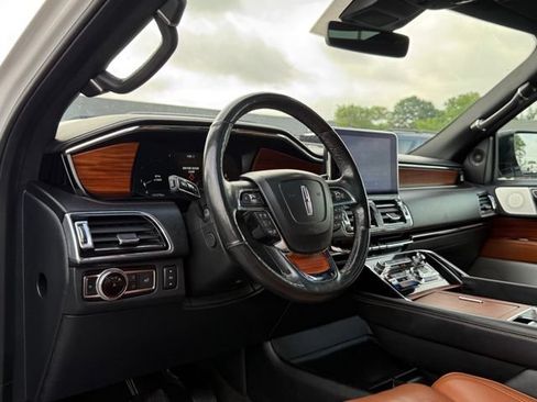 Used 2018 Lincoln Navigator Reserve w/ Technology Package AWD/4WD image 15