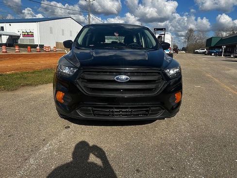 Used 2019 Ford Escape S image 8