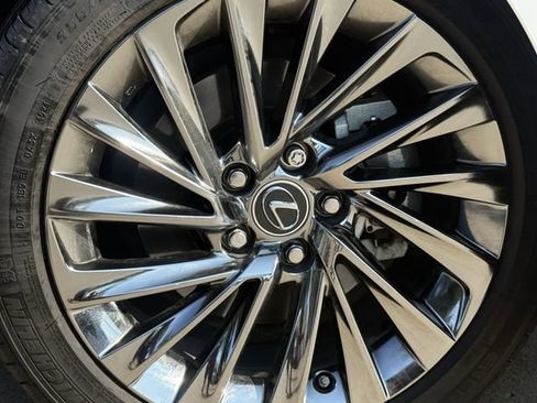Used 2024 Lexus ES 350 Ultra Luxury w/ Accessory Package (Z2) FWD image 9