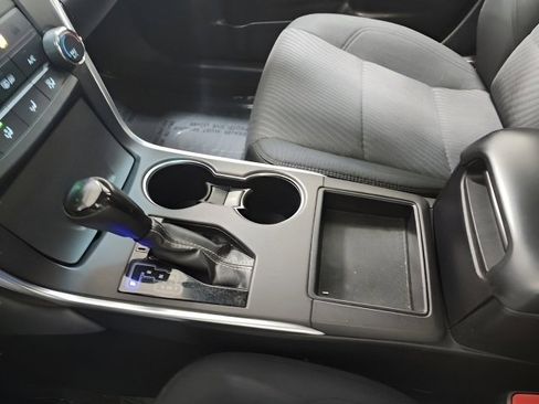 Used 2016 Toyota Camry LE image 31