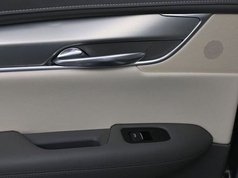 Used 2018 Cadillac XT5 Luxury w/ Driver Awareness Package image 22