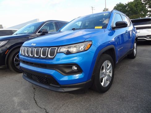 Used 2022 Jeep Compass Latitude w/ Convenience Group image 3