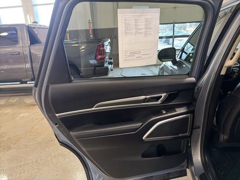 Used 2022 Kia Telluride S image 12