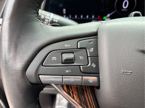 Used 2023 Cadillac Escalade ESV Premium Luxury RWD image 31